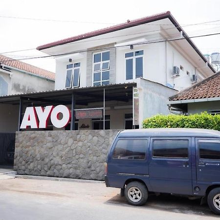 Alice'S Homestay Near Unej, Stasiun And Alun-Alun Syariah Jember Exterior photo