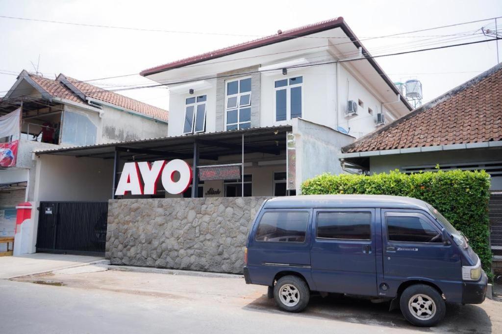 Alice'S Homestay Near Unej, Stasiun And Alun-Alun Syariah Jember Exterior photo